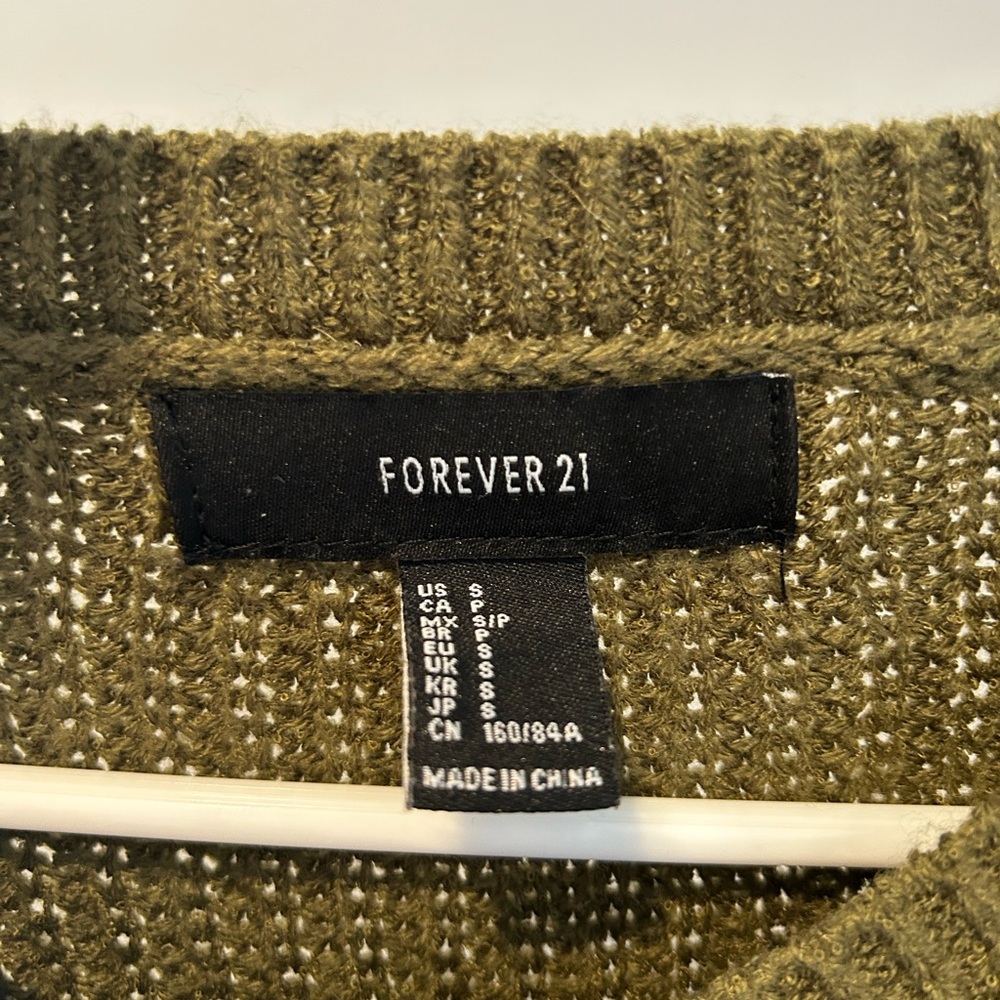 Sweater x2 - Picture 4 of 4